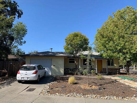 3rd image of 1317 Redwood Ln