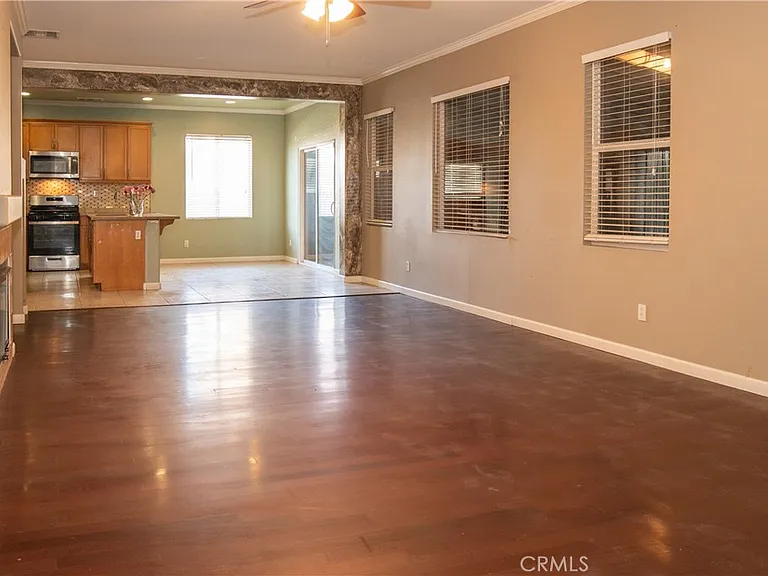 619 W Avenue H13 — Photo 34