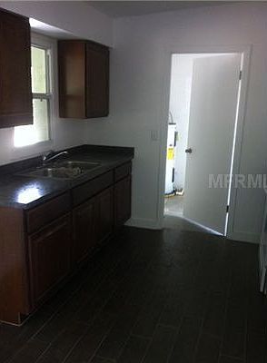 2nd image of 1242 Selma Rd