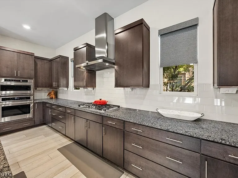 4262 Swift St — Photo 9