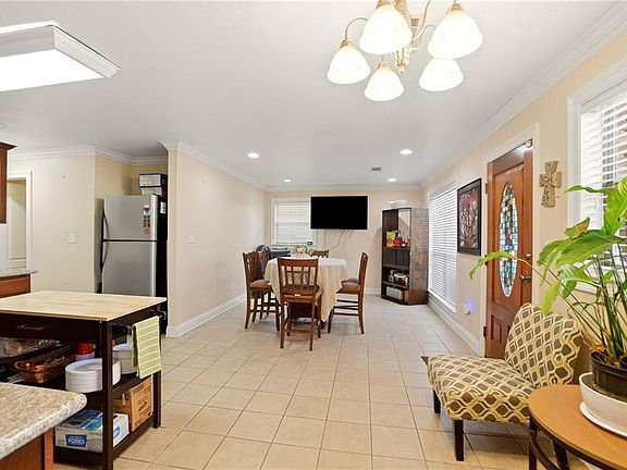 5th image of 5708 Providence Pl