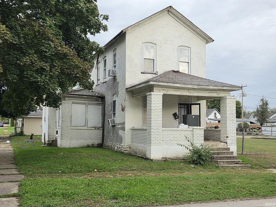 1st image of 204 6th St