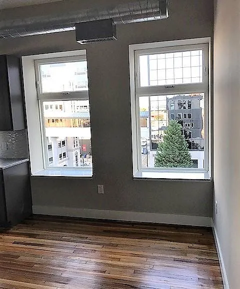 127 N Greene St #401 — Photo 3