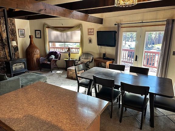 3rd image of 1366 Donner Ln