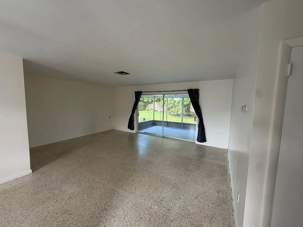 2 bed, 1200 sqft, $1,700 — Photo 2