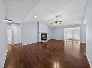 4 Stratton Ln, Bella Vista, AR 72714