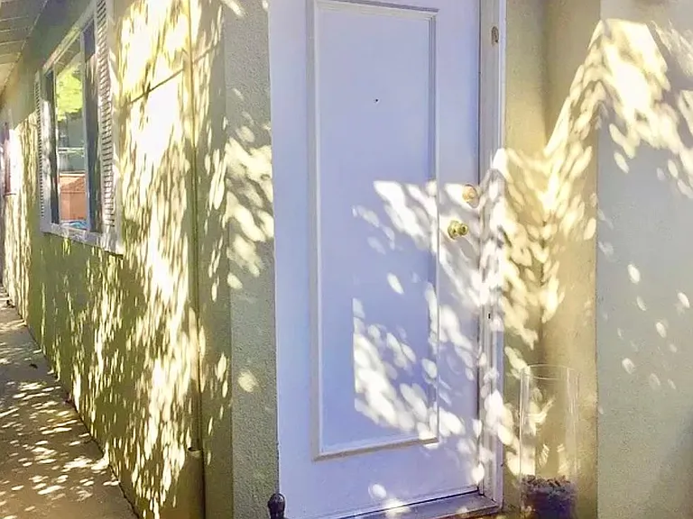 629 1/2 Palms Blvd — Photo 3