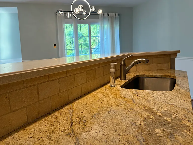 205 E Village Ln — Photo 3