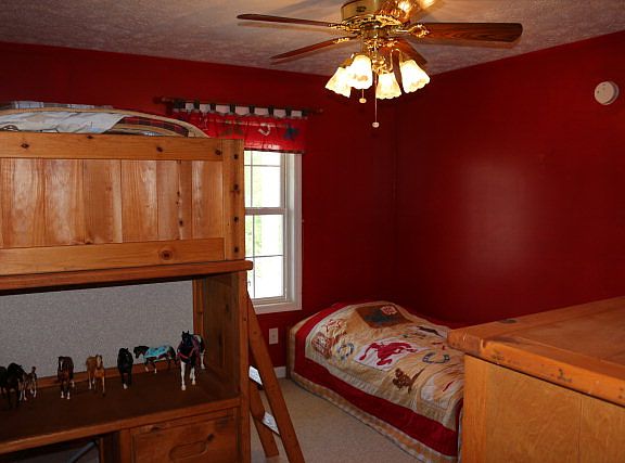 4th image of 21178 Lynn St