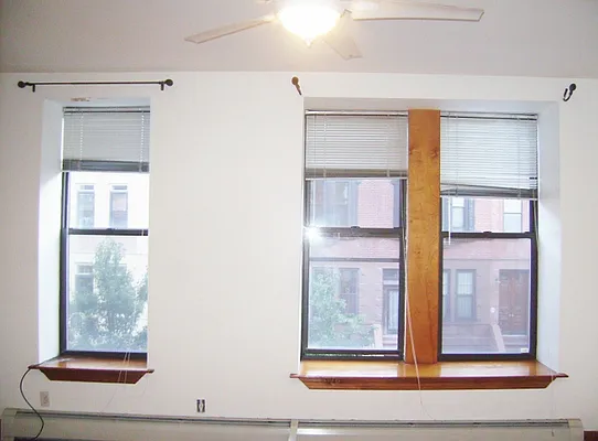 Rented by Perry Associates NYC Inc | media 4