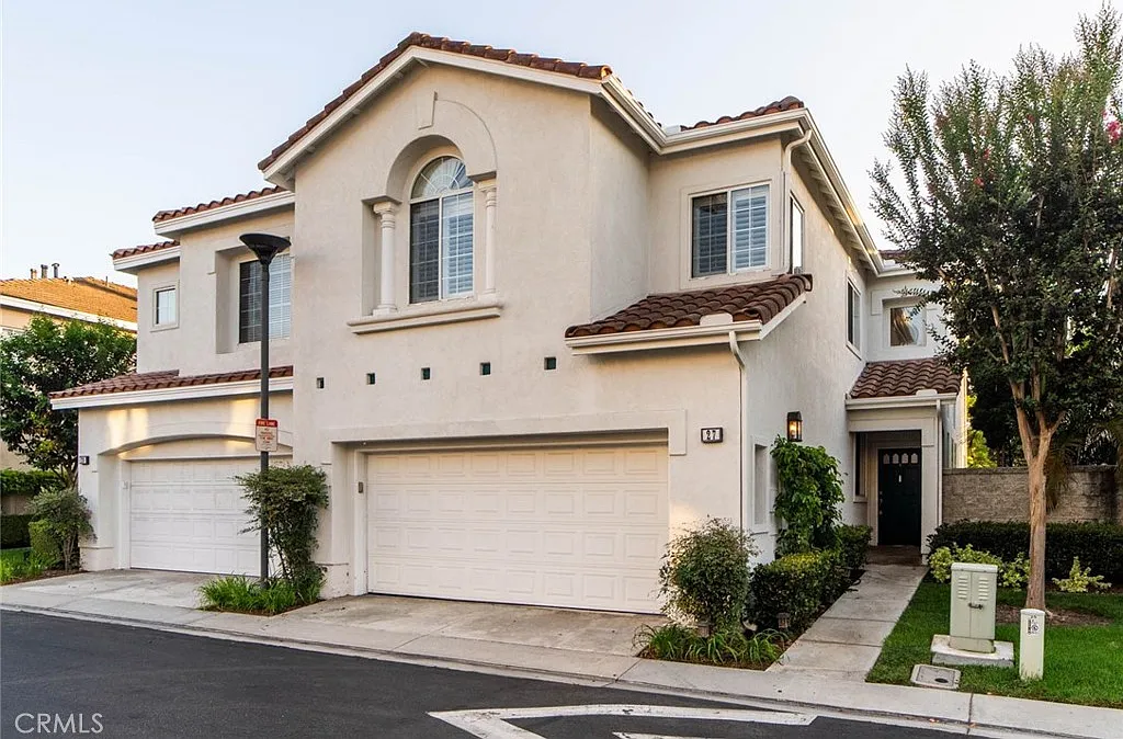 4 bed, 3.0 bath, 2186 sqft, $4,950 — Photo 1
