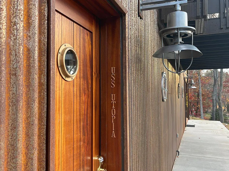 USS Utopia Exterior Door