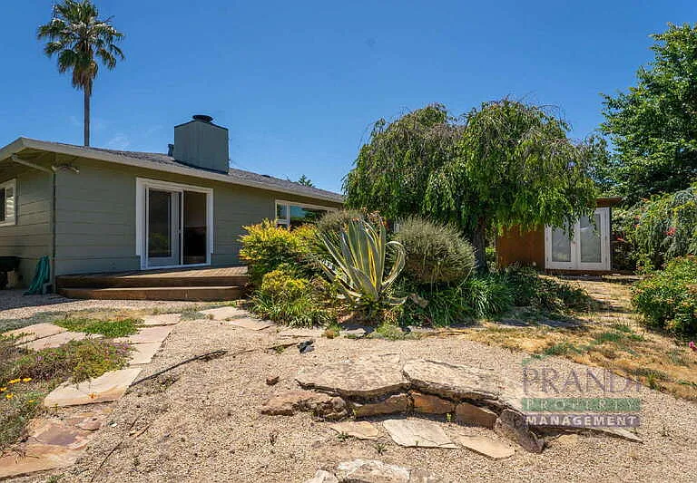219 Mark Twain Ave — Photo 12