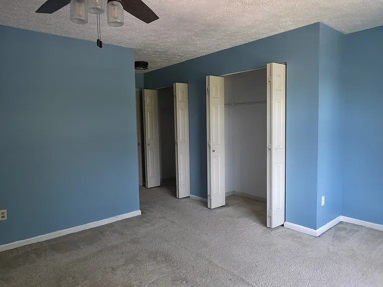 2202 N Tollgate Cir — Photo 12