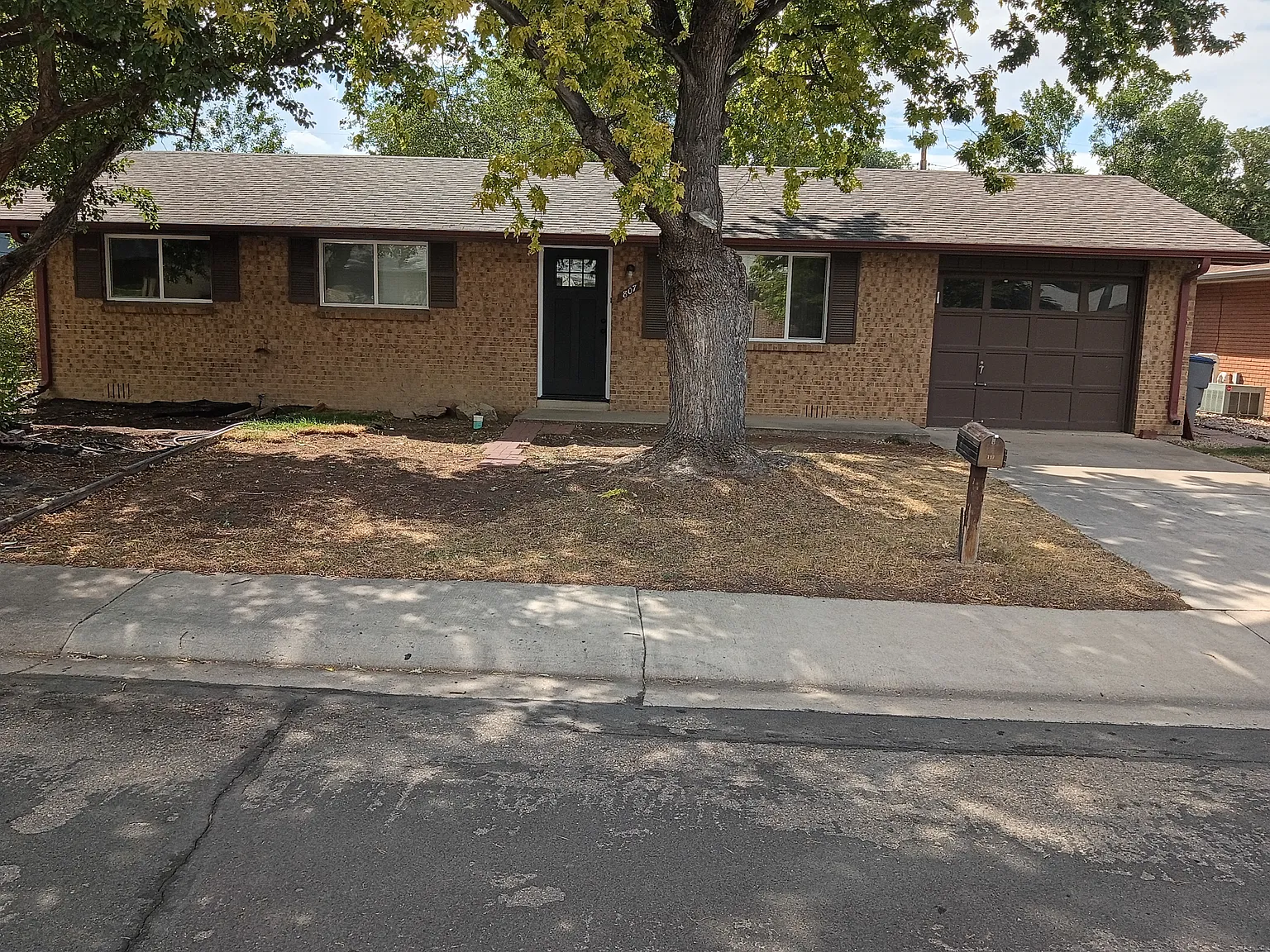 3 bed, 1.5 bath, 1053 sqft, $2,000 — Photo 1