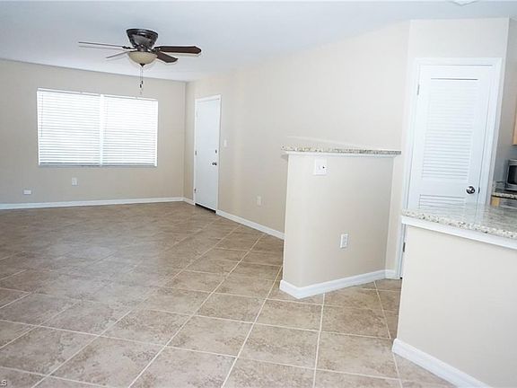 4th image of 857 Courtington Ln #2