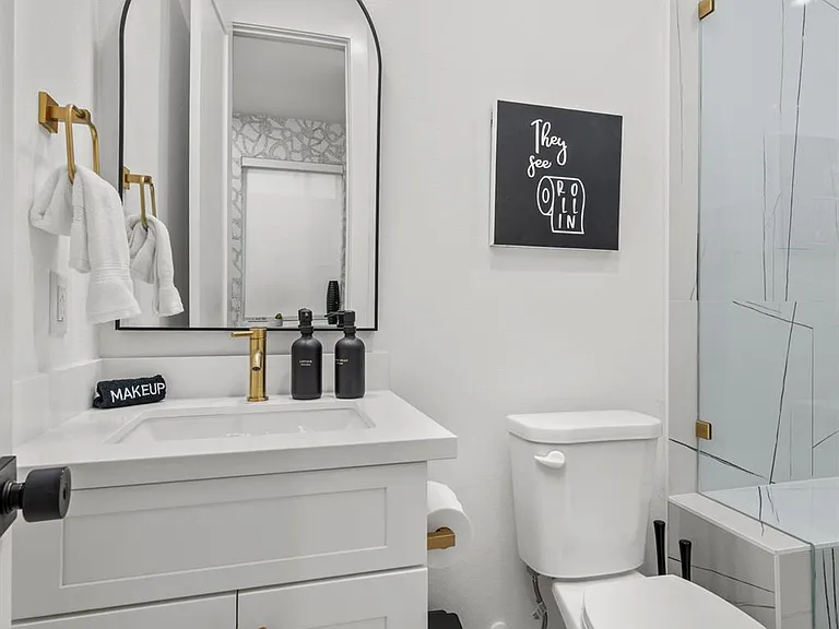 3313 Hadley St #B — Photo 4