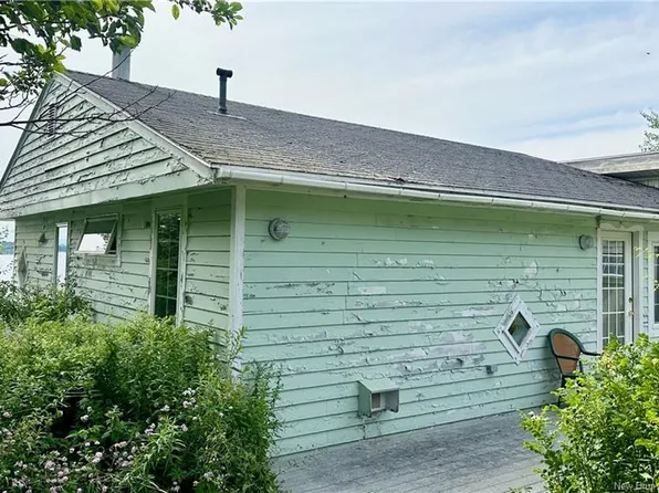 55 Hutchins Rd, Campobello Island, NB E5E 1H1