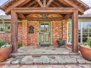1607 Westminster Pl, Nichols Hills, OK 73120