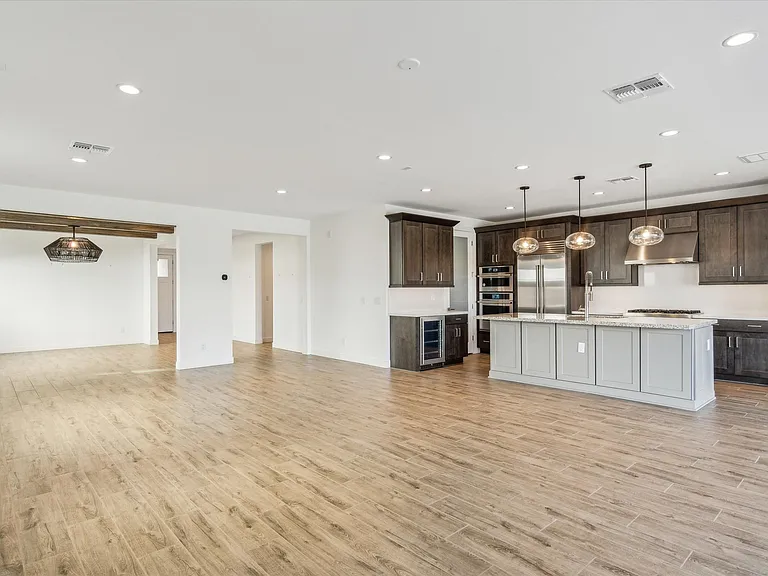11138 N San Clemente St — Photo 8