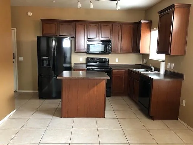 17365 N Cave Creek Rd — Photo 3