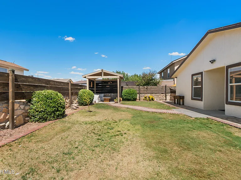 14121 Tierra Halcon Dr — Photo 27