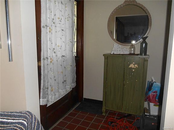5th image of 294 Oakwood Ave