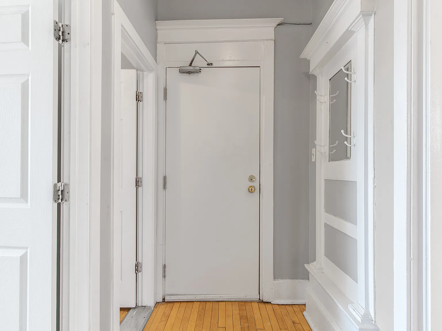 351 Elgin Street — Photo 2