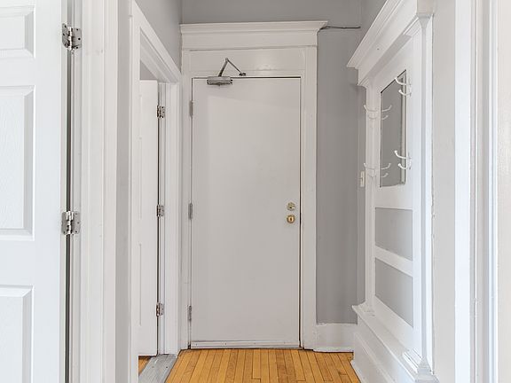 2nd image of 351 Elgin St #B