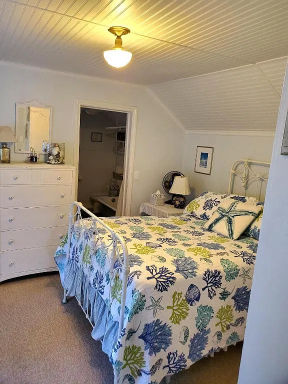 1 bed, 400 sqft, $2,100 — Photo 3
