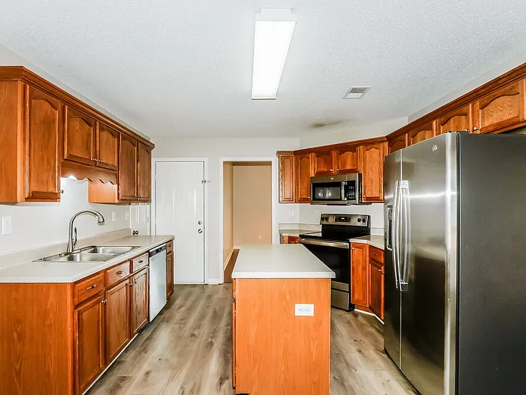 7838 Alexanders Crossing Dr — Photo 9