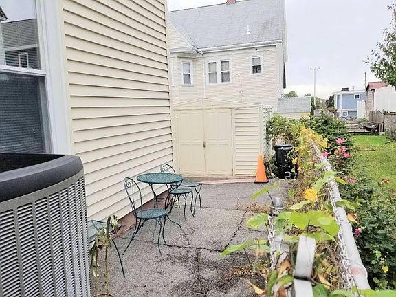 4th image of 26 Granville Ave #1S