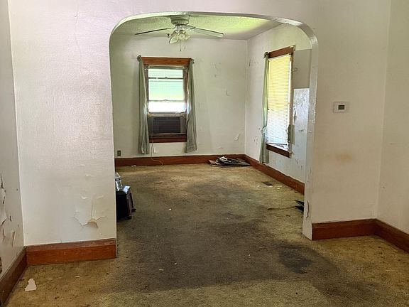 4th image of 726 Waverly Ave