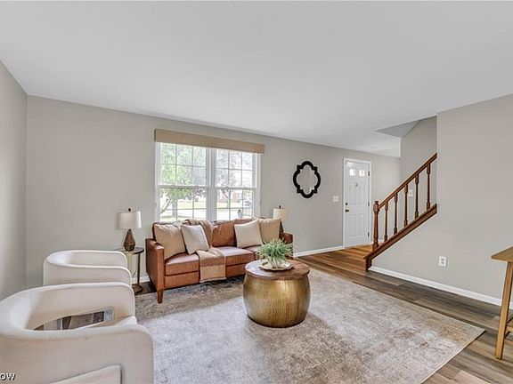 4th image of 47 Southwick Dr