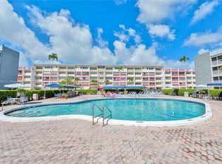 215 SE 3rd Ave APT 303D, Hallandale, FL 33009
