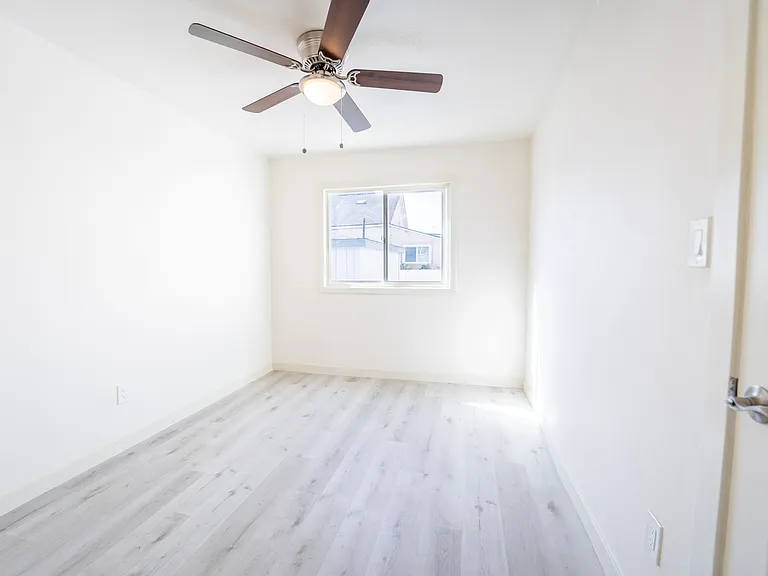 235 Civic Center Dr #6 — Photo 10