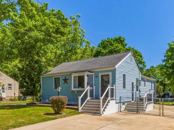 350 Lake Ave, Williamstown, NJ 08094