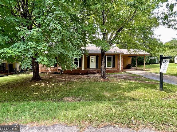 2nd image of 205 Lovelace Way