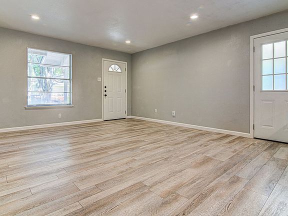 3rd image of 8523 Brookfield Dr