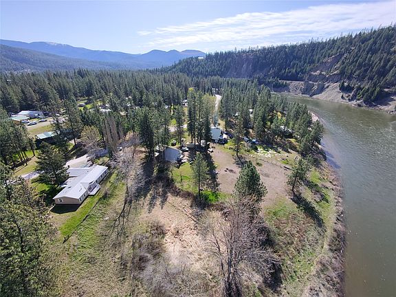 3rd image of 1595 River Bend Rd
