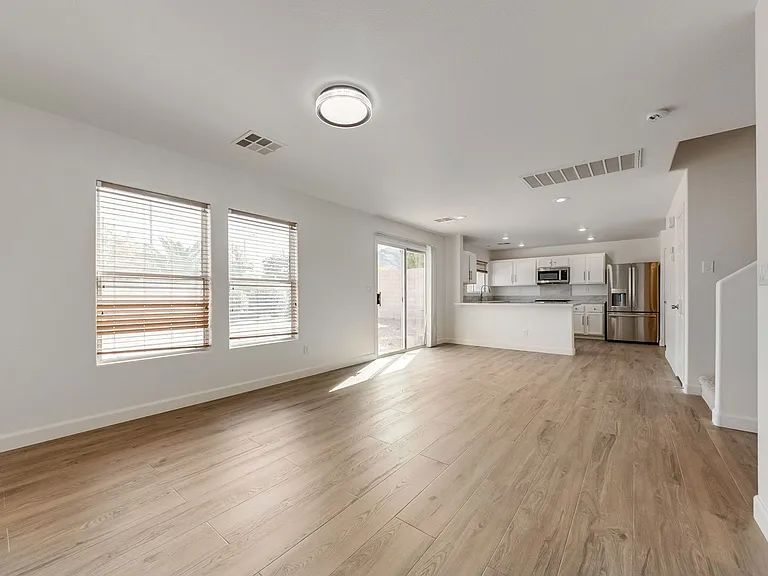10429 Vinson Point Ave — Photo 13