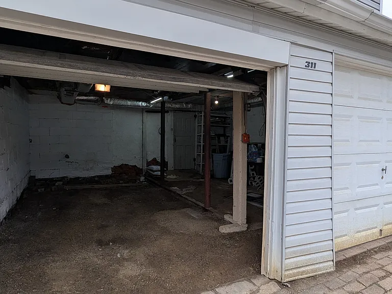 311 E Barr St — Photo 11