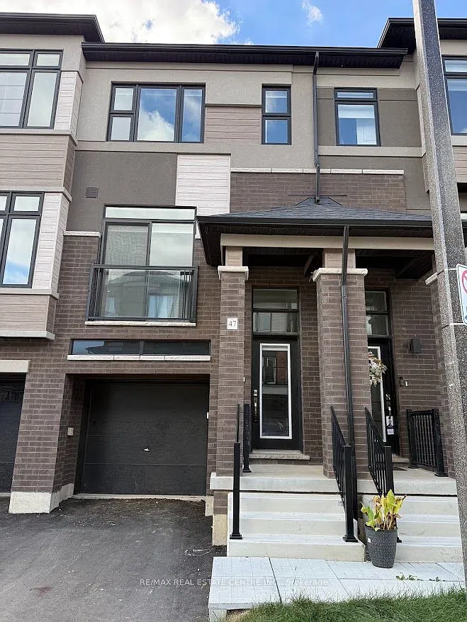 3 bed, $2,100 — Photo 1