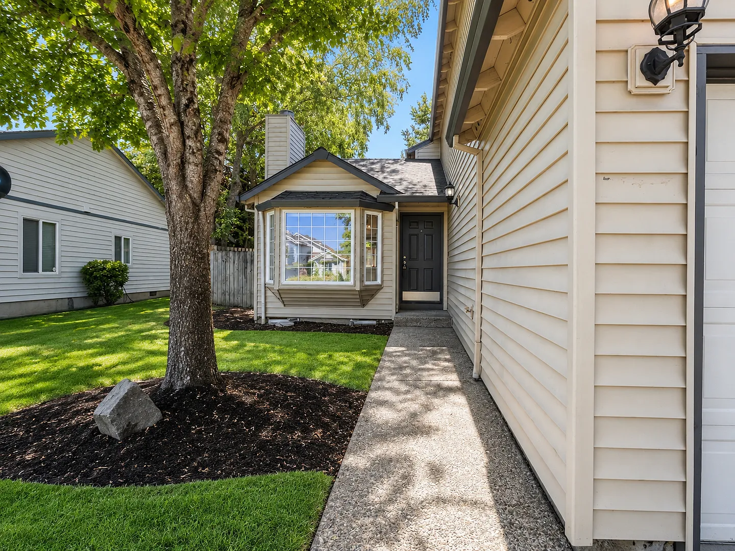 Spacious 3 Bedroom Home with Fenced Backyard — Photo 2