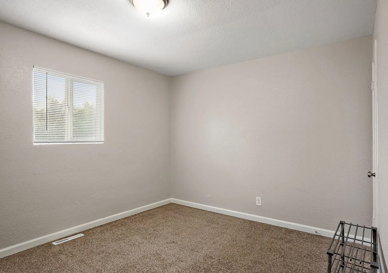 982 S Sheridan Blvd #7 Renovated 2BR/1BA with A/C and Near Belmar! — Photo 2
