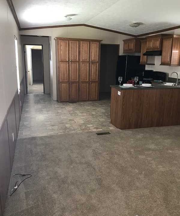2nd image of 4690 Thoroughbred Dr