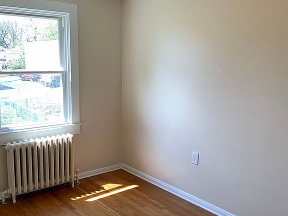 5th image of 19-49 W Bond St #19