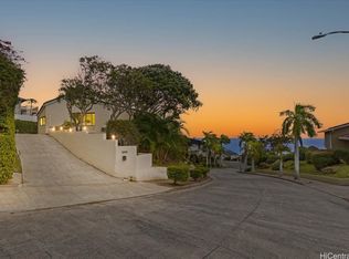 1717 Palaau St, Honolulu, HI 96821