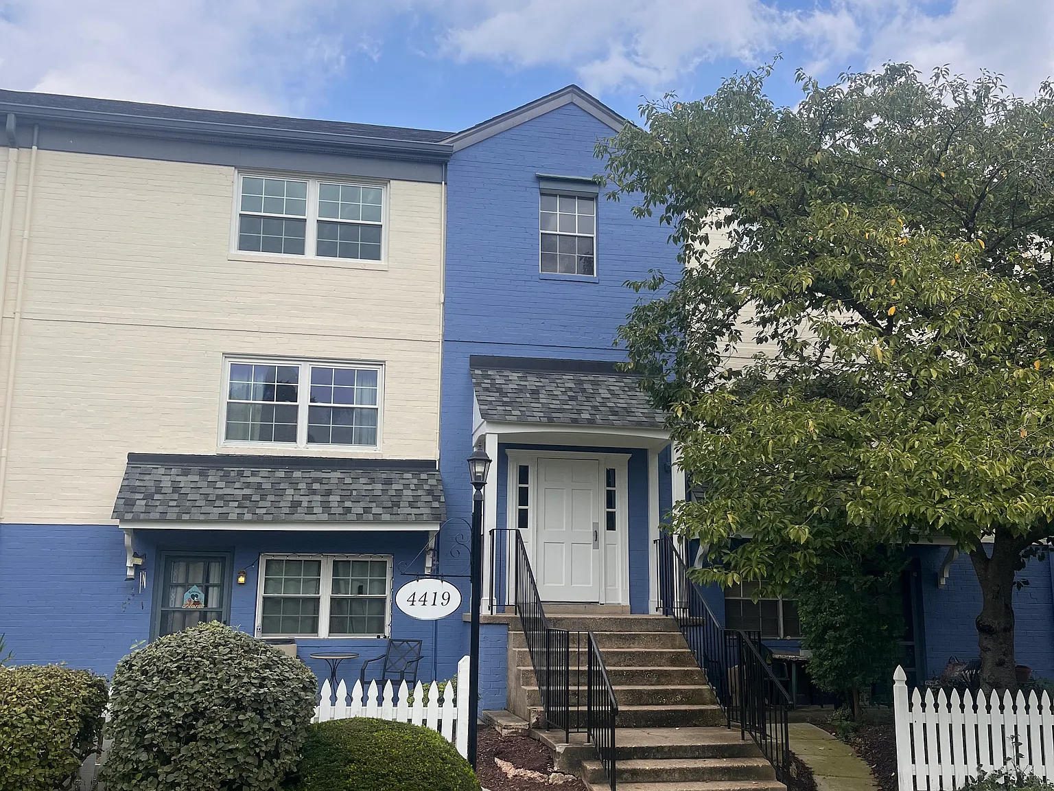 2 bed, 960 sqft, $1,900 — Photo 1