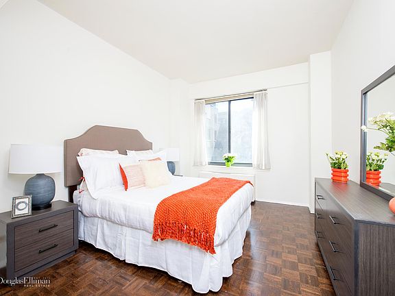 5th image of 250 W 89th St APT 15B